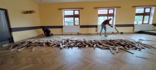 Oprava parket  - obecní sál